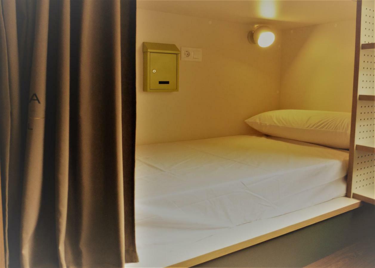 Bunk Bed 8-Mixed Dormitory Room,874314677:JPEG